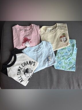 Uniqlo x mofusand 5-Piece Bundle (Size 3-4Y)